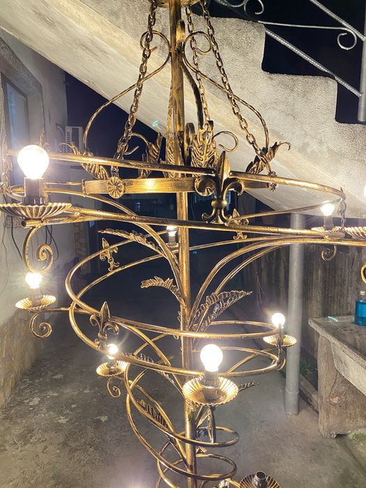 Ръчно изработен кован полилей