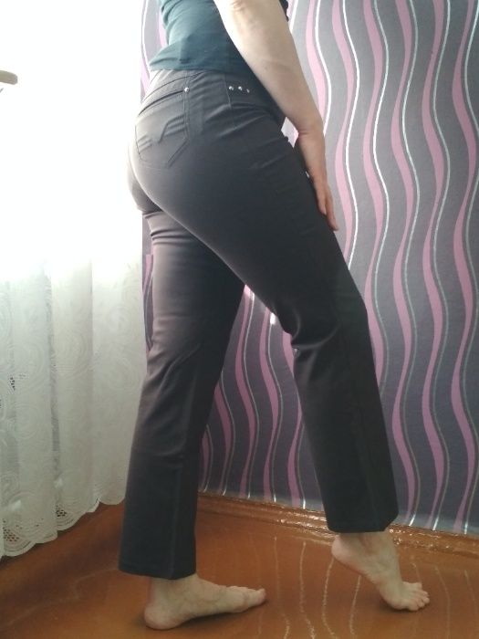 Брюки женские продаю.