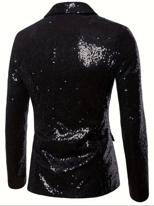 Продам два костюма