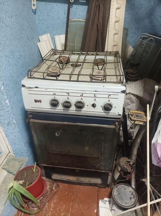 Газ плита  жанып тур