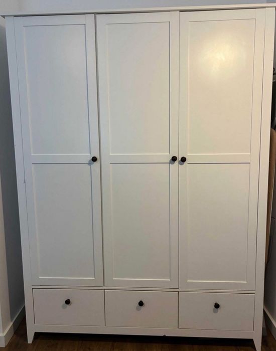 Vand dulap Jysk , 3 usi si 3 seratare, stare buna -500 lei