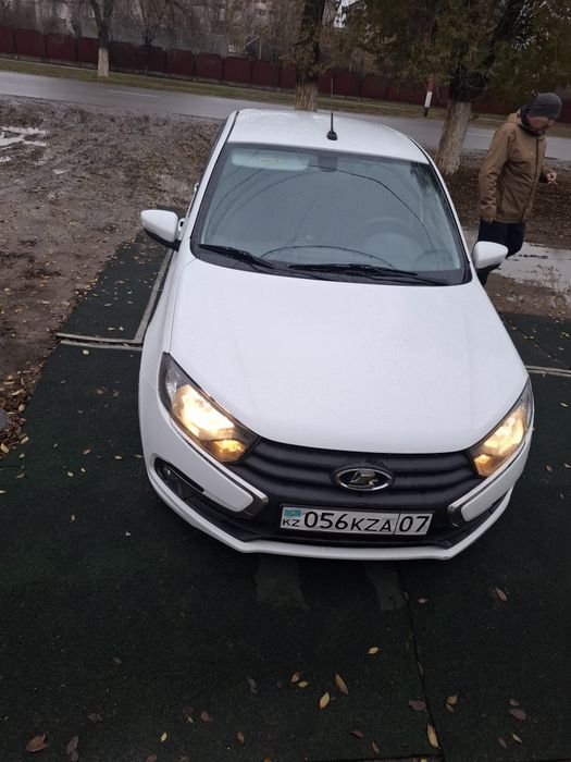 Лада Грант Эфел 2019г