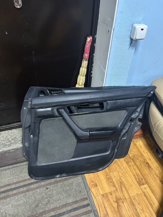 Салон BMW E34 перед зад