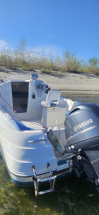 Barca QuickSilver  Semicabinată 520