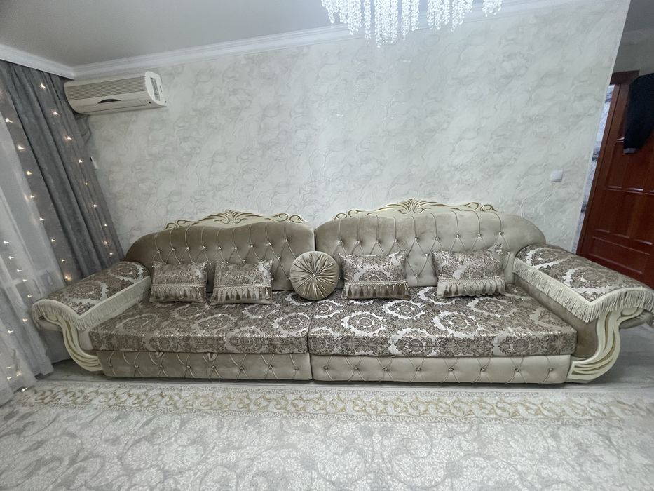 Продам срочно диван 4м