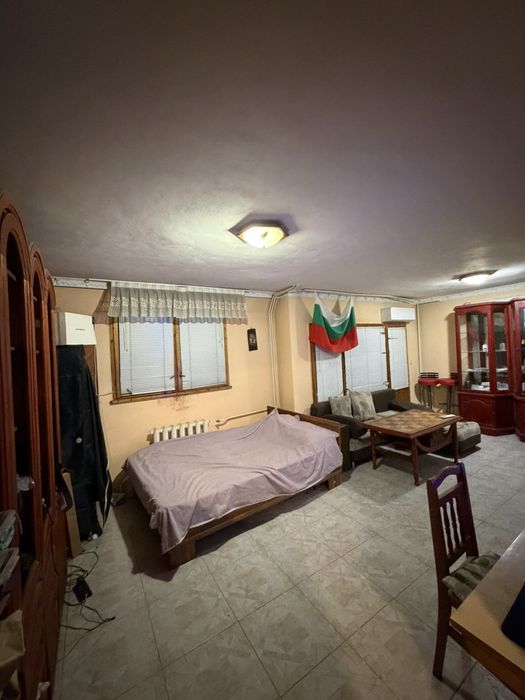 Дава се под наем Тристаен апартамент в София, Банишора - 116 кв.м за 484.5 € - Снимка #4