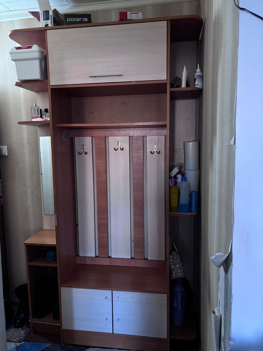 Все по 5000 тг. Диван, кухонный, прихожка