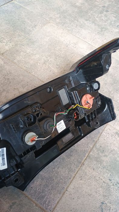 Lampă spate dreapta pentru KGM Torres.