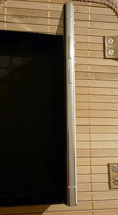 Samsung S23 Ultra 512GB + оригинален кожен калъф