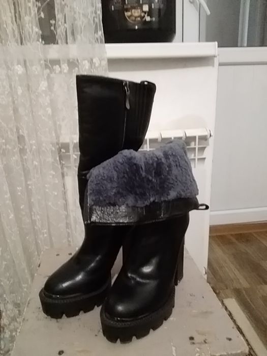 Женские кожаные зимние сапоги