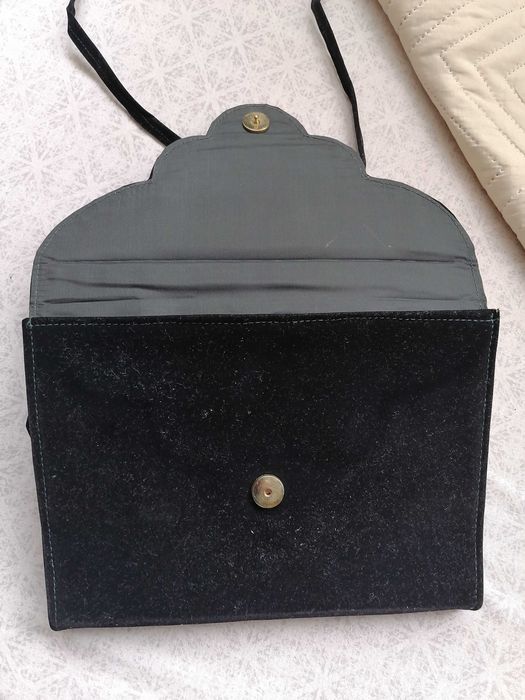 Дамска чанта велурена