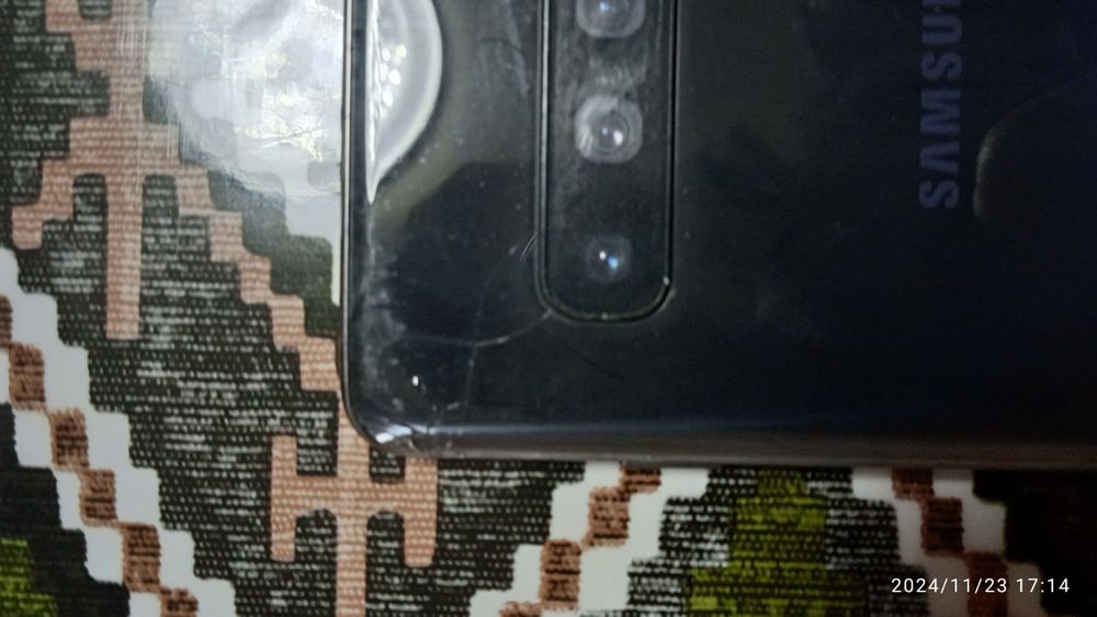 Продам самсунг галакси с10