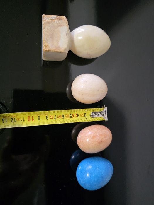 Ou din piatra semipretioasa naturala  onix - obiect decorativ