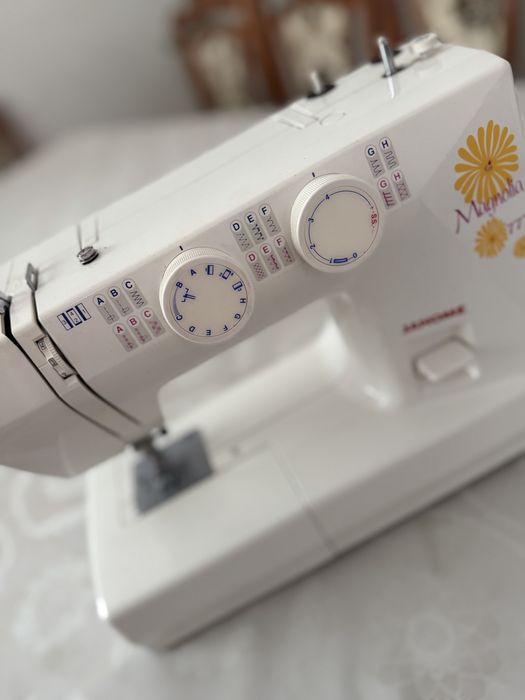 Швейная машина janome
