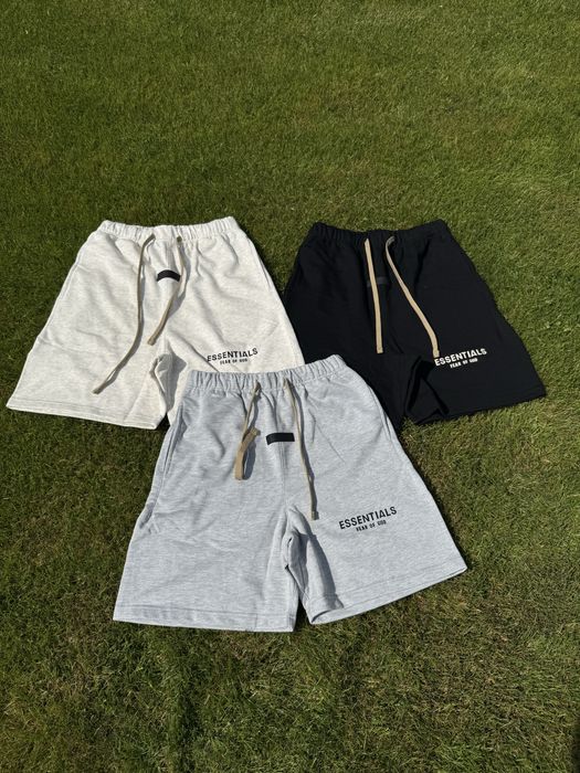 Pantaloni scurti ESSENTIALS  / Colectie 2026