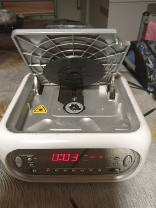 Radio cu SD și ceas cu alarma Germania