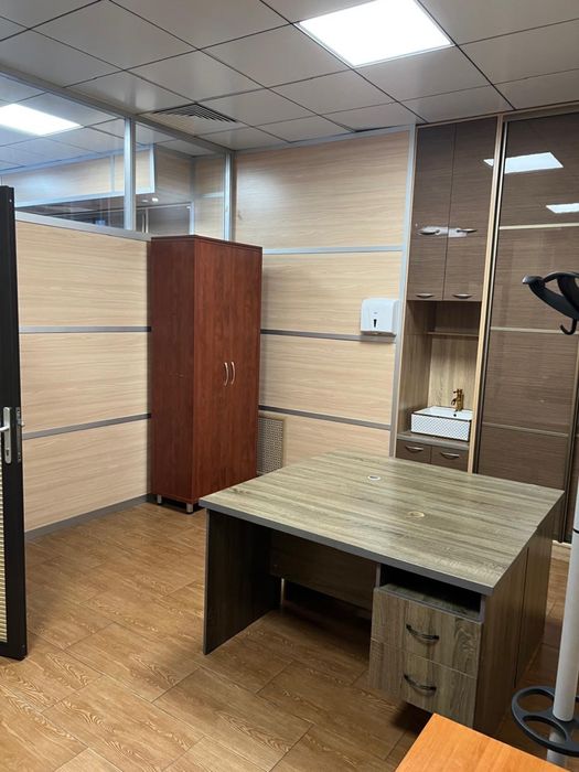 Продам стол офисный 3 штуки
