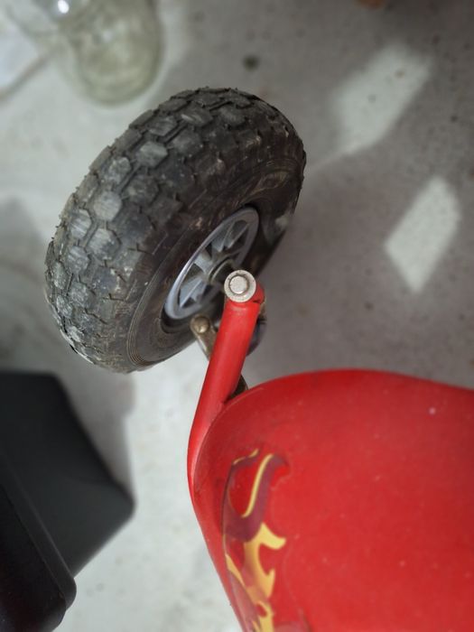 Kart pedale cadru metalic,scaun reglabil 2 poziții (6-12ani