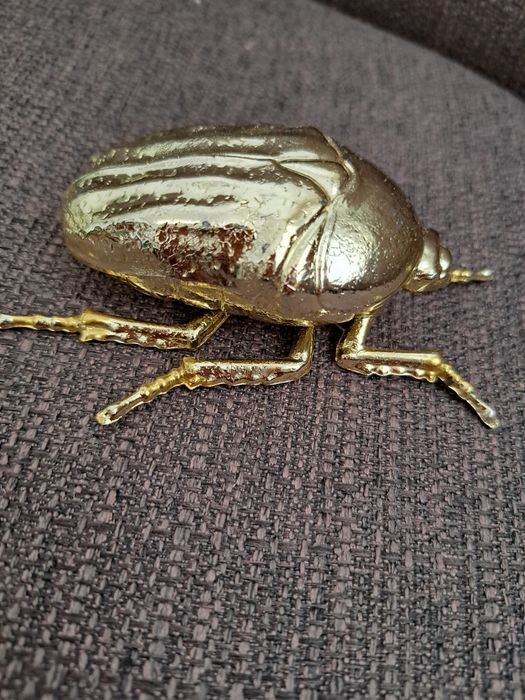 Пластмасов бръмбар за декорация