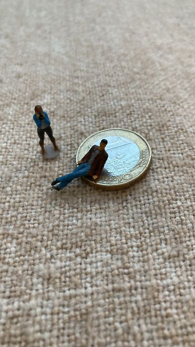 Миниатюрни фигурки за diorama