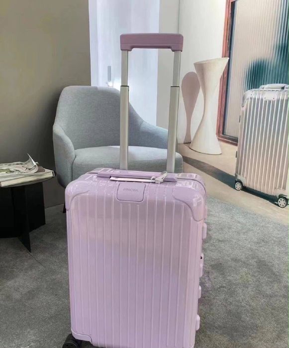 НОВЫЙ ЧЕМОДАН Rimova розовый