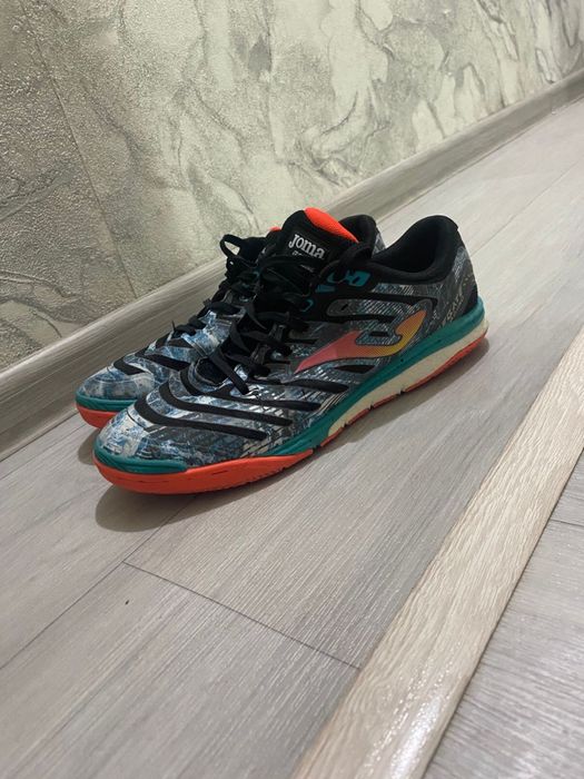 Продается кроссовки