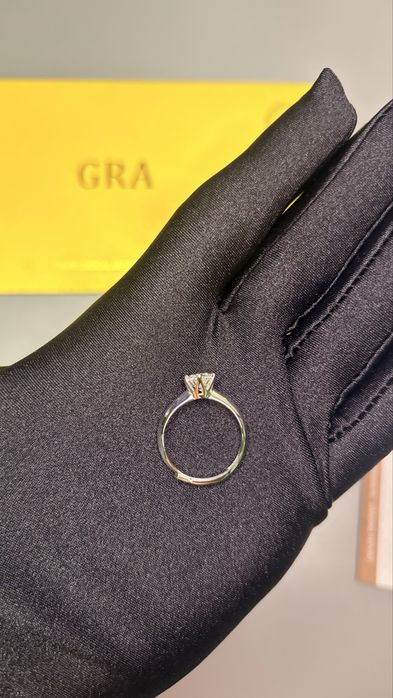Годежен пръстен с moissanite VVS1, 1.0 карата.
