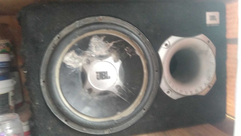 Продам Сабвуфер JBL