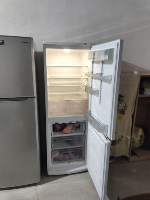 Холодильник двухкамерный