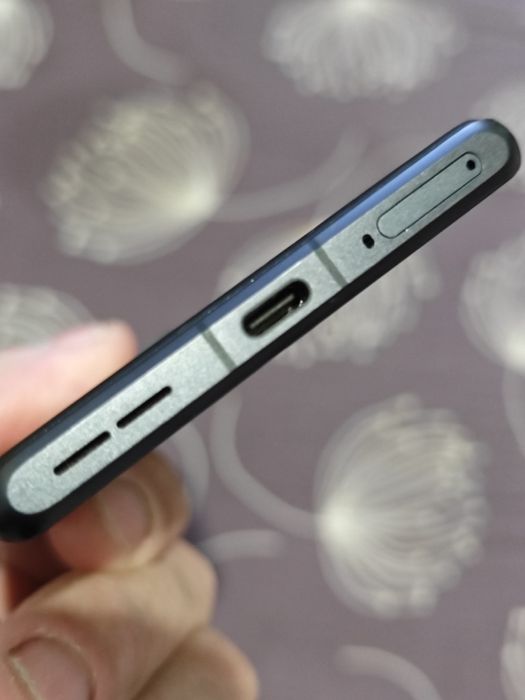 Смартфон OnePlus 12R 16 ГБ/256 ГБ черный