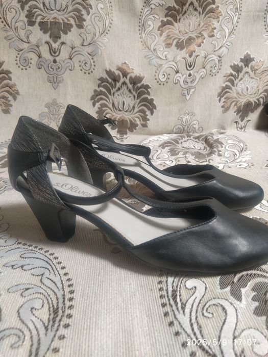 Продам босоножки  с Германии.