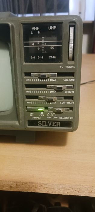 Vind 3 televizoare auto pt colectionari