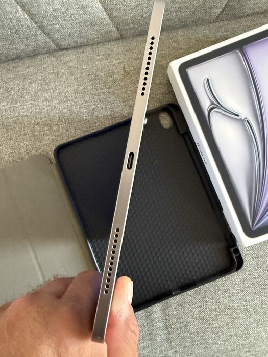 Apple iPad Air 11” M3 128GB Wi-Fi Space Gray | Гаранция до 01.2027 | Кейс