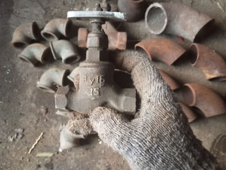 Продам фитинги (колена) для труб