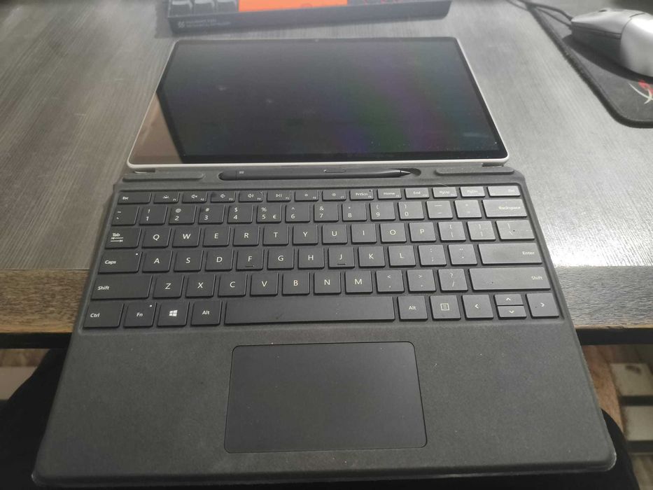 Microsoft Surface Pro 8 i5 / 16GB / 256GB + tastatură + stylus