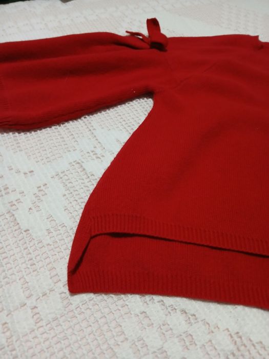 Пуловер с панделки 140