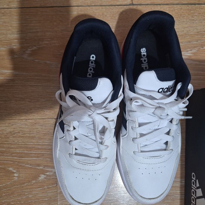 Кроссовки адидас