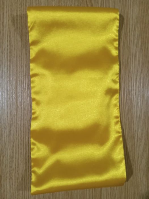 Пояс и бабочка жёлтая