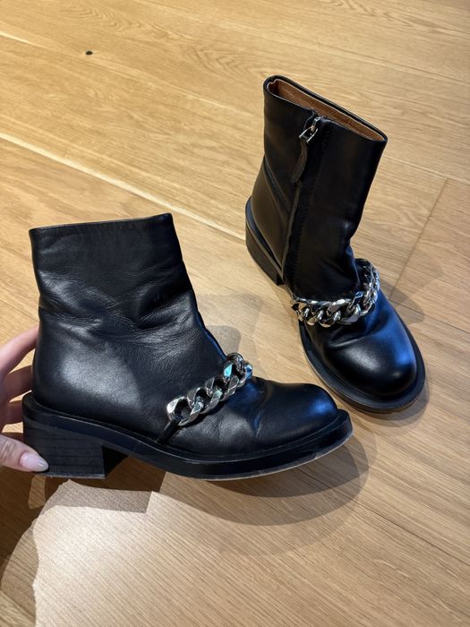 Givenchy кожени боти