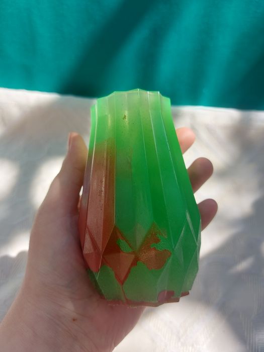 Vază fosforescentă unicat din rășină epoxidică - Handmade