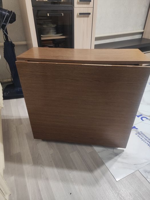 Стол книжка б/у срочно
