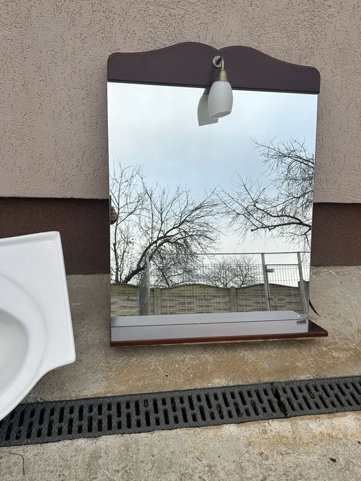 Oglinda si lavoar baie