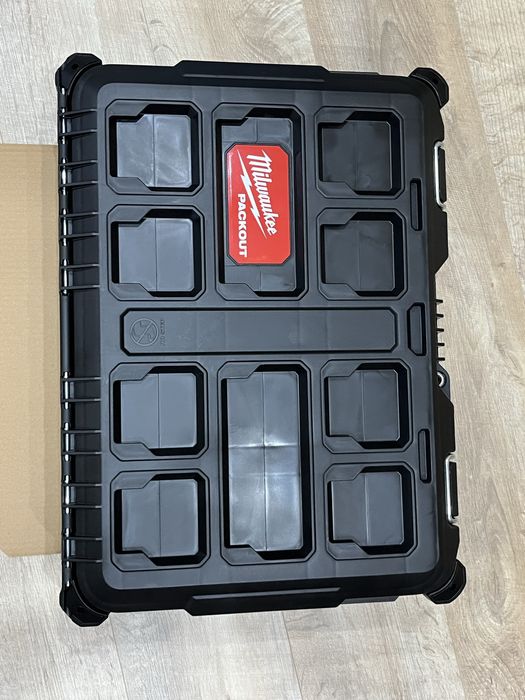 Линеен лазерен нивелир Milwaukee M123PLKIT-401P