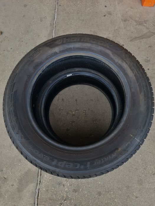 Зимни гуми 2 броя HANKOOK Winte Icept Evo2 225 60 R17