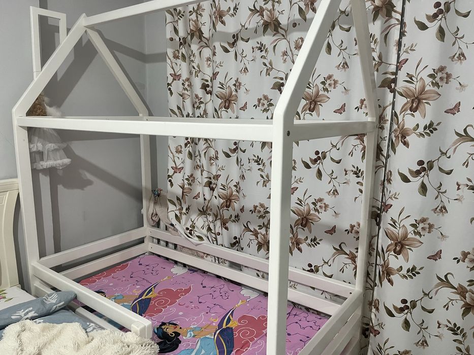 Продам кровать домик
