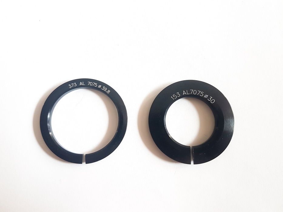 НОВИ Преходник OCTANE ONE Адаптер ЧАШКИ прав / конус стержен колело