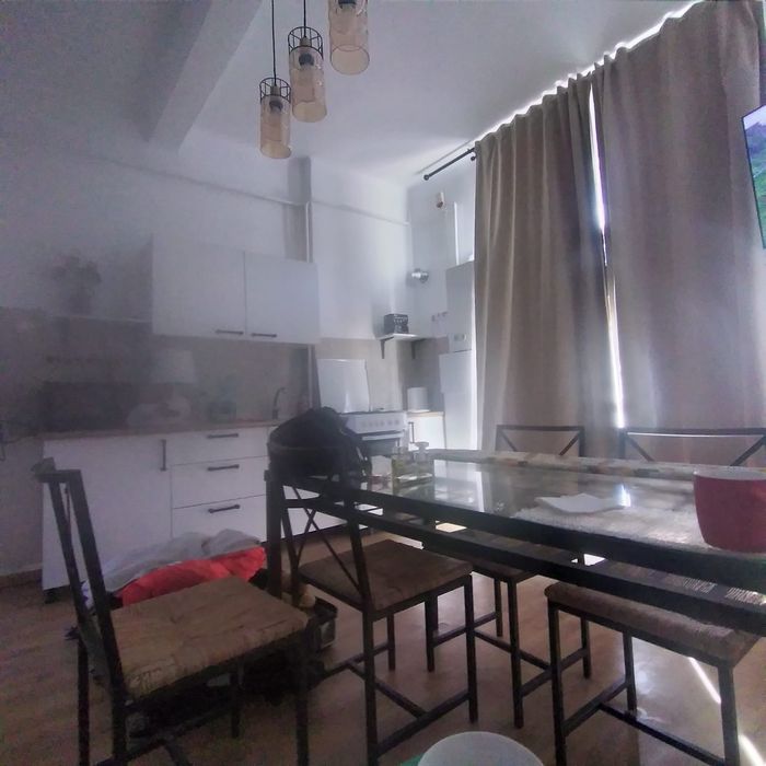Închiriez apartament cu 3 camere zona Piata 1 Mai București