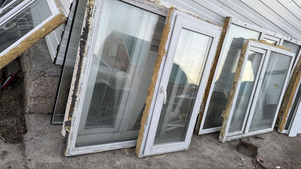 Пластиковые окны и витражные рамы бу