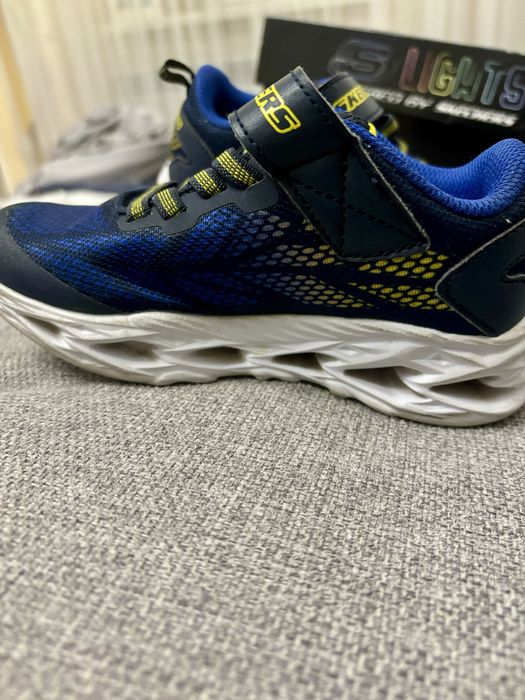 Кроссовки Skechers, 28 размер