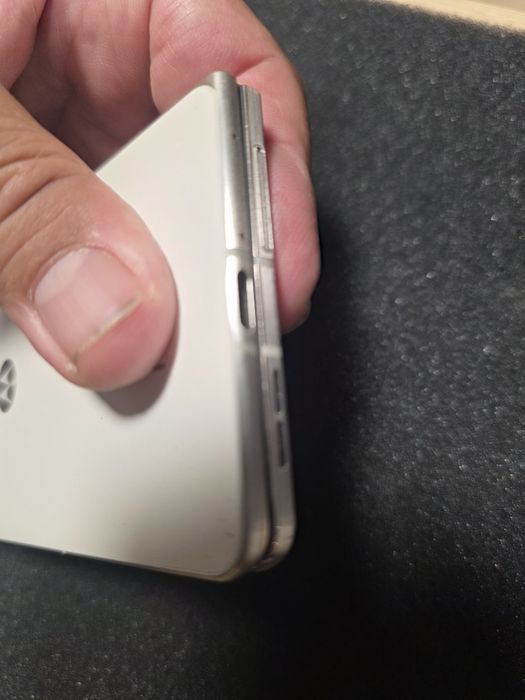 Motorola Razr Fold 16/512 Гаранция